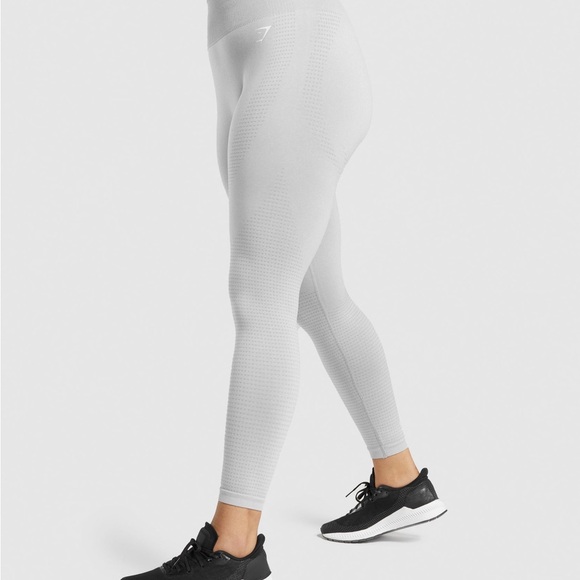 NWT Gymshark Women's Light Gray Leggings - Picture 7 of 9